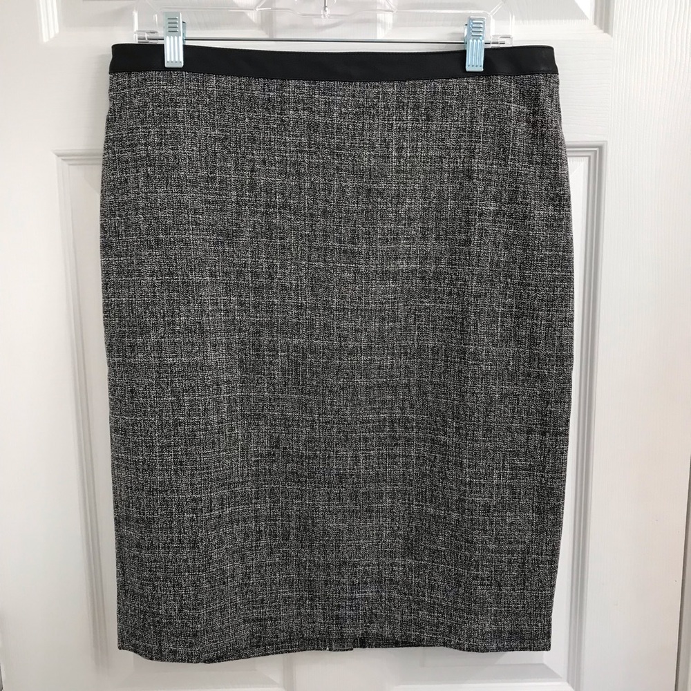 ANN TAYLOR Factory Outlet Skirt Faux Leather Trim Size 12 NWT